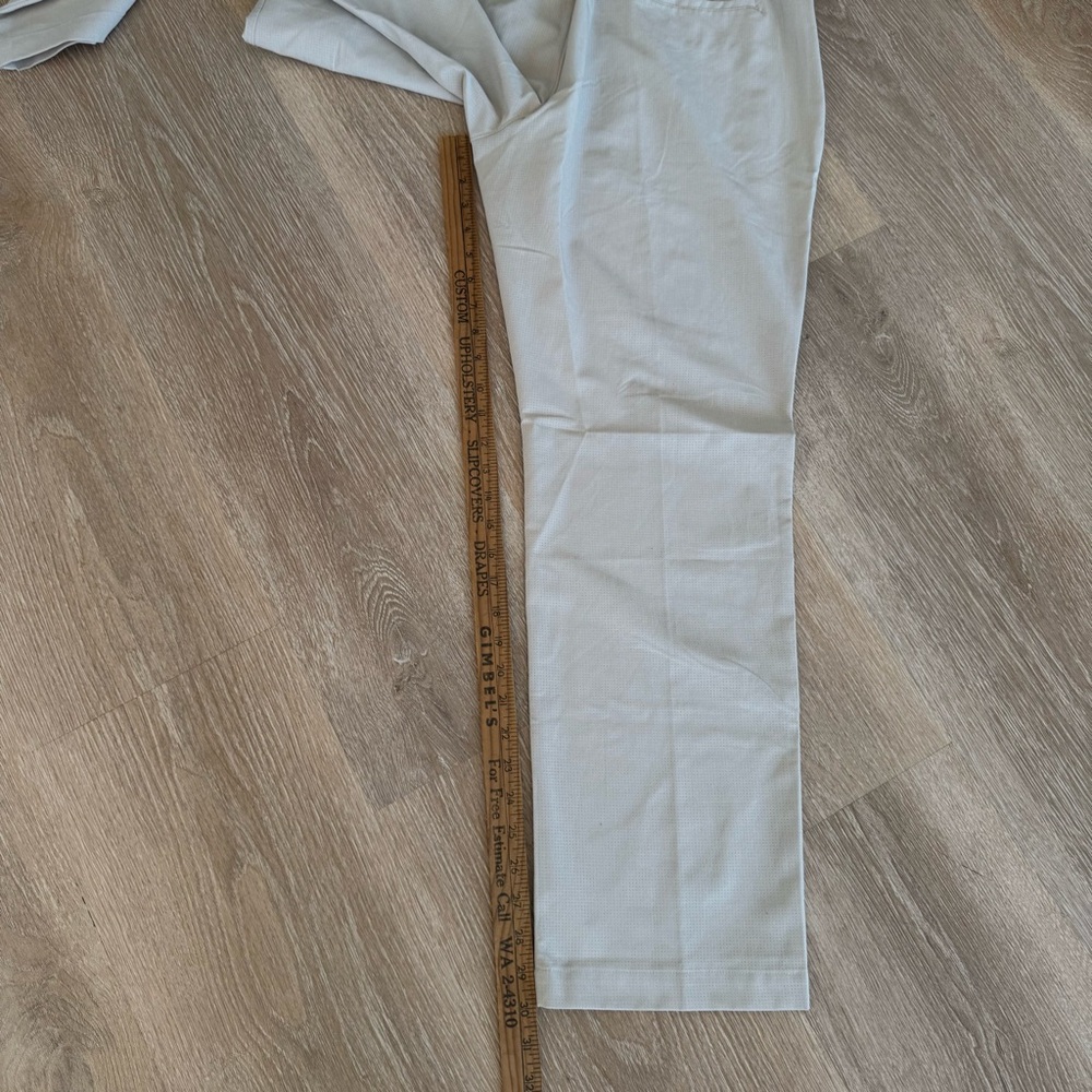 Under Armour air vent tan pants golf - Picture 4 of 8